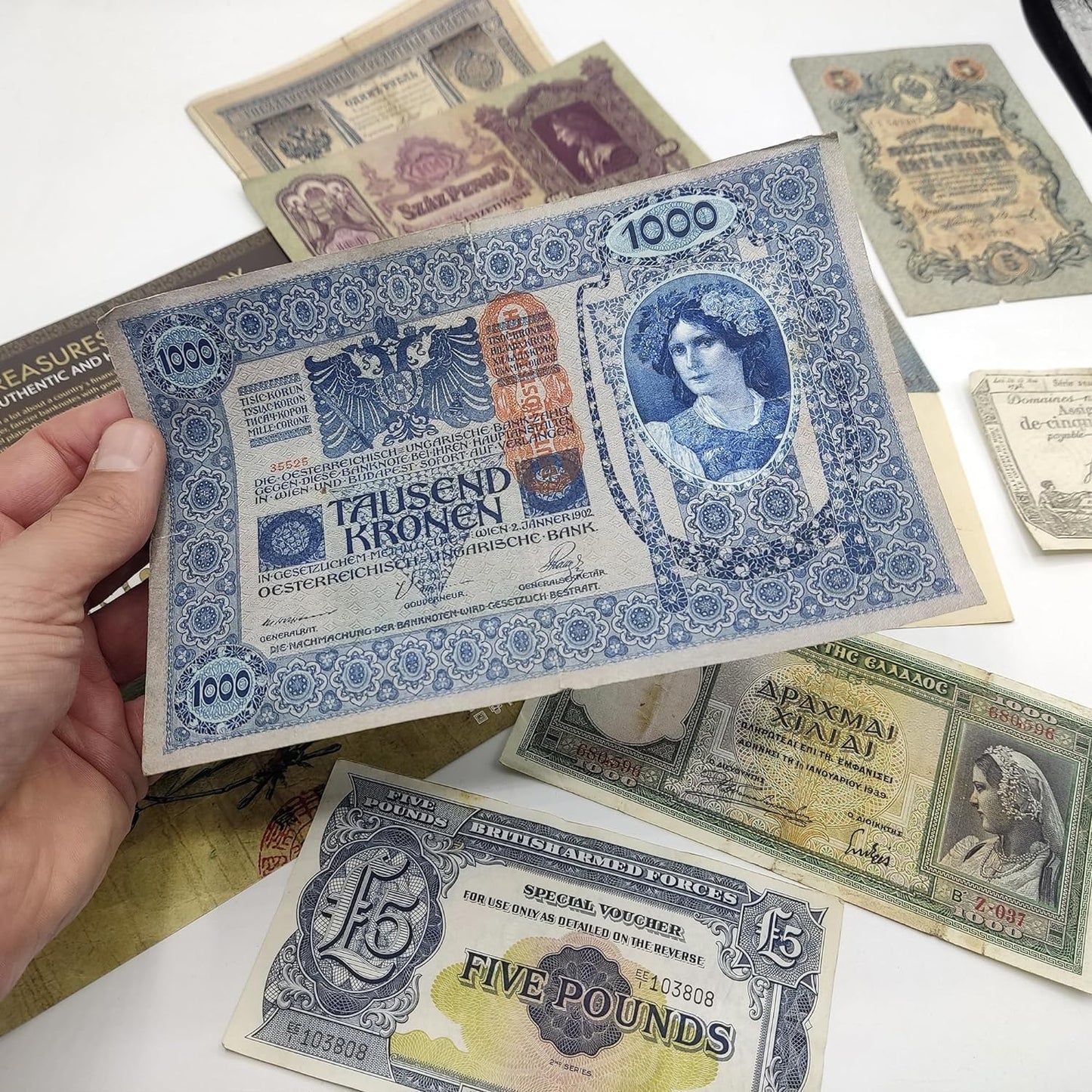 IMPACTO COLECCIONABLES - Collection of 10 Original Old Banknotes with Certificate of Authenticity. Banknotes from 3 Centuries