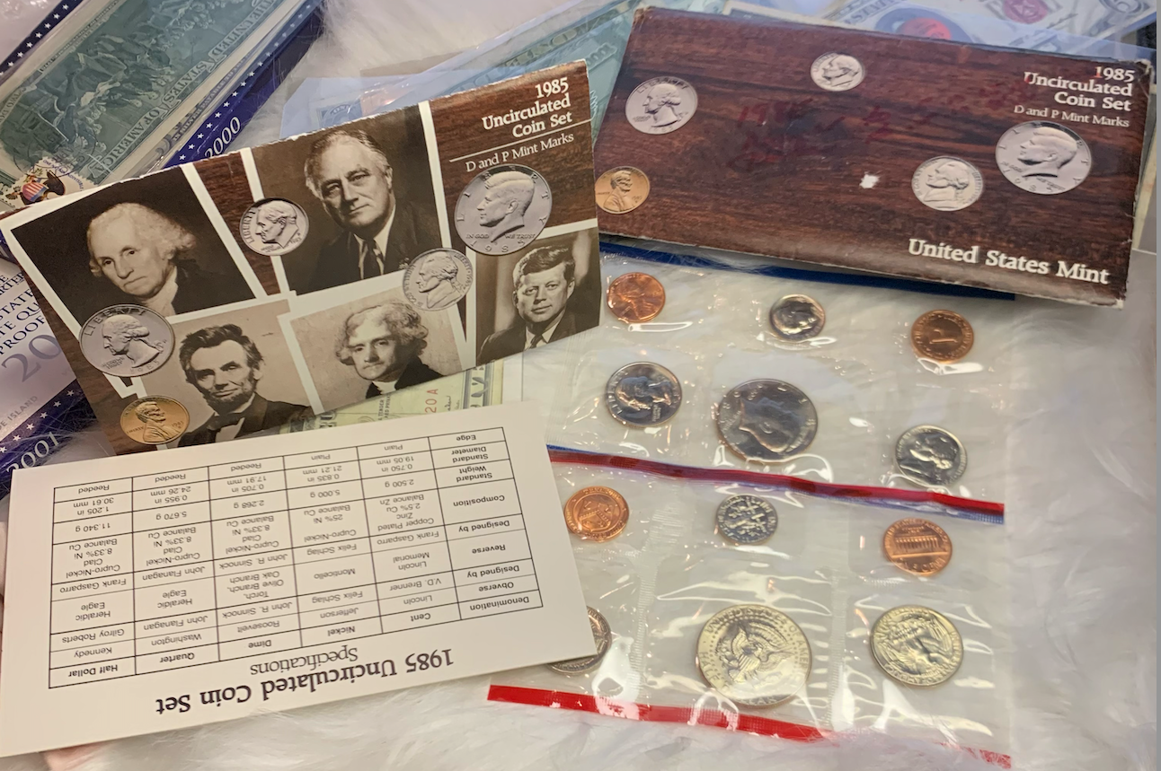 Authentic 1985 U.S. Mint Uncirculated Coin Set with Original Packaging – Pristine Condition