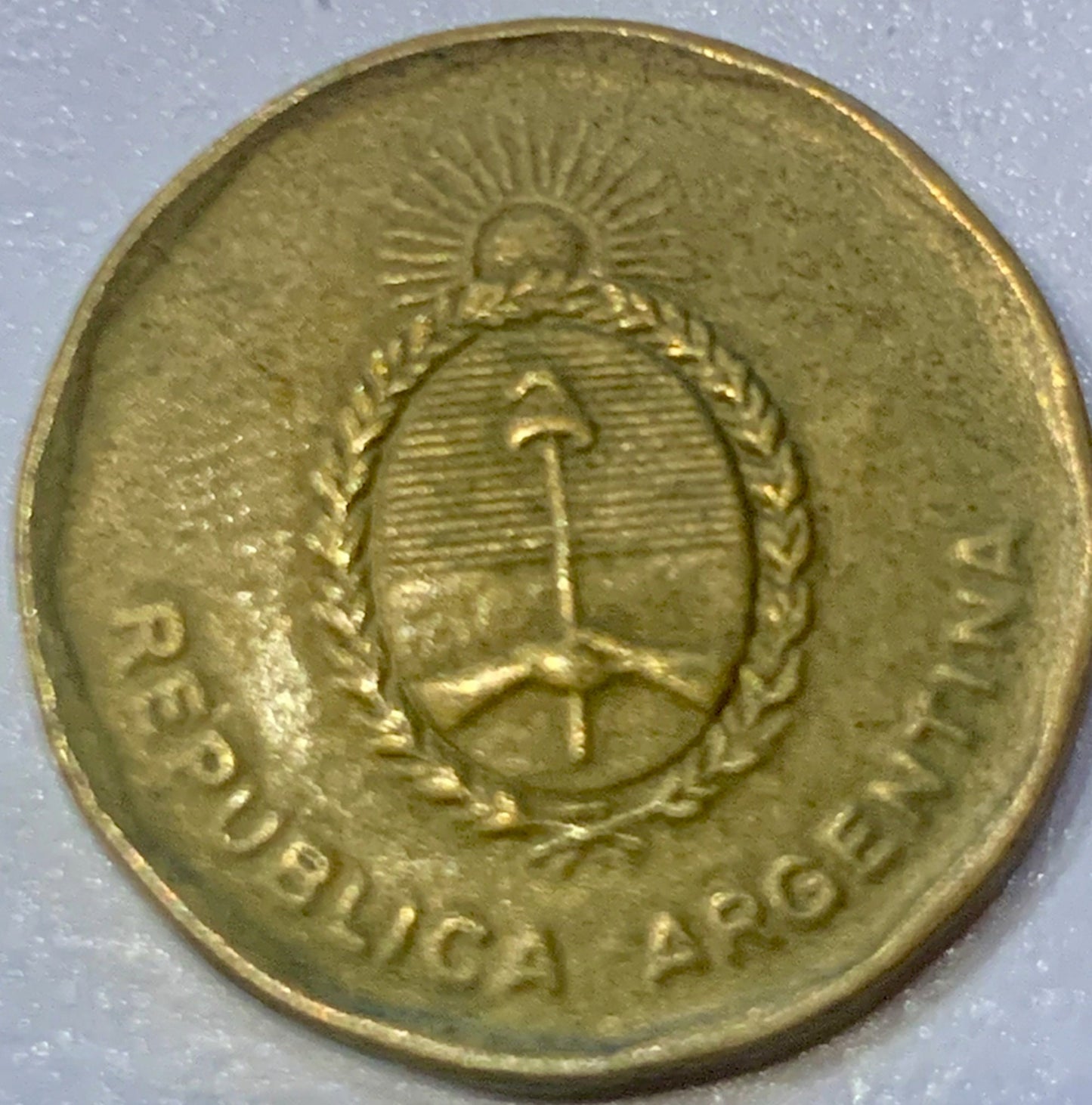 Own a Piece of Argentinian History: Exquisite 1949 Argentina 20 Centavos Coin